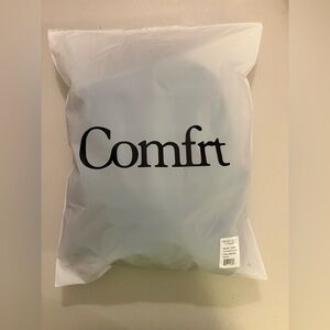 (NIB)Comfrt Steel Grey Size M Travel Essentials Hoodie